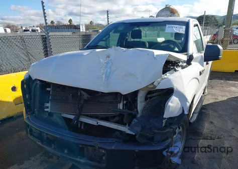 2016 Ford F-150 Xl z USA, uszkodzony, nr VIN 1FTMF1C80GKE64377